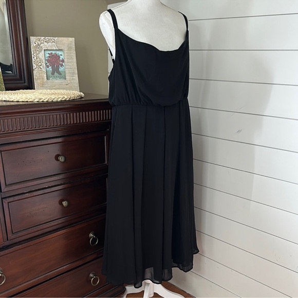 Torrid Chiffon Black midi Dress Sz2 - Picture 2 of 7